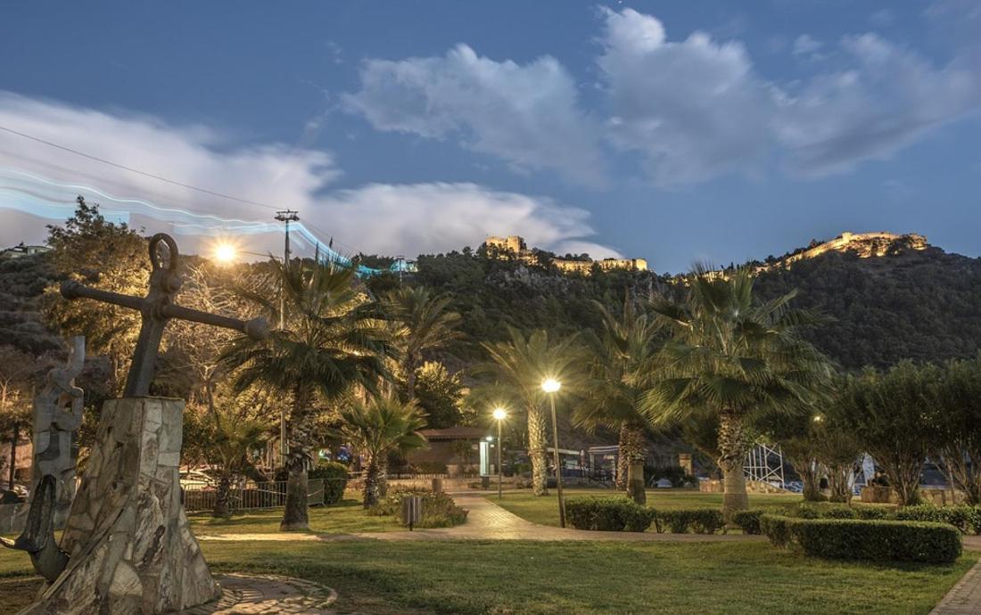 Beautiful Sultan House At Cleopatra Beach 1 With Umbrellas, Balcony, Barbecue, Private 100Mbps Wifi, Smart Tv, Table Games, Vip Trans-Fer - Beautiful Apartmenthouse Alanya Kültér fotó